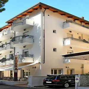 Edera - In Pieno Centro A Pochi Passi Dal Mare , Riccione Italia